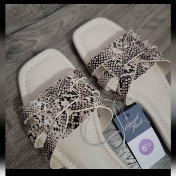 Women's sandals with memory foam insole 6.5 NWT - Picture 2 of 4